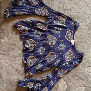 Boutique Everly Blouse Boho Top Moroccan Medallion Chic
printed long bell sleeve